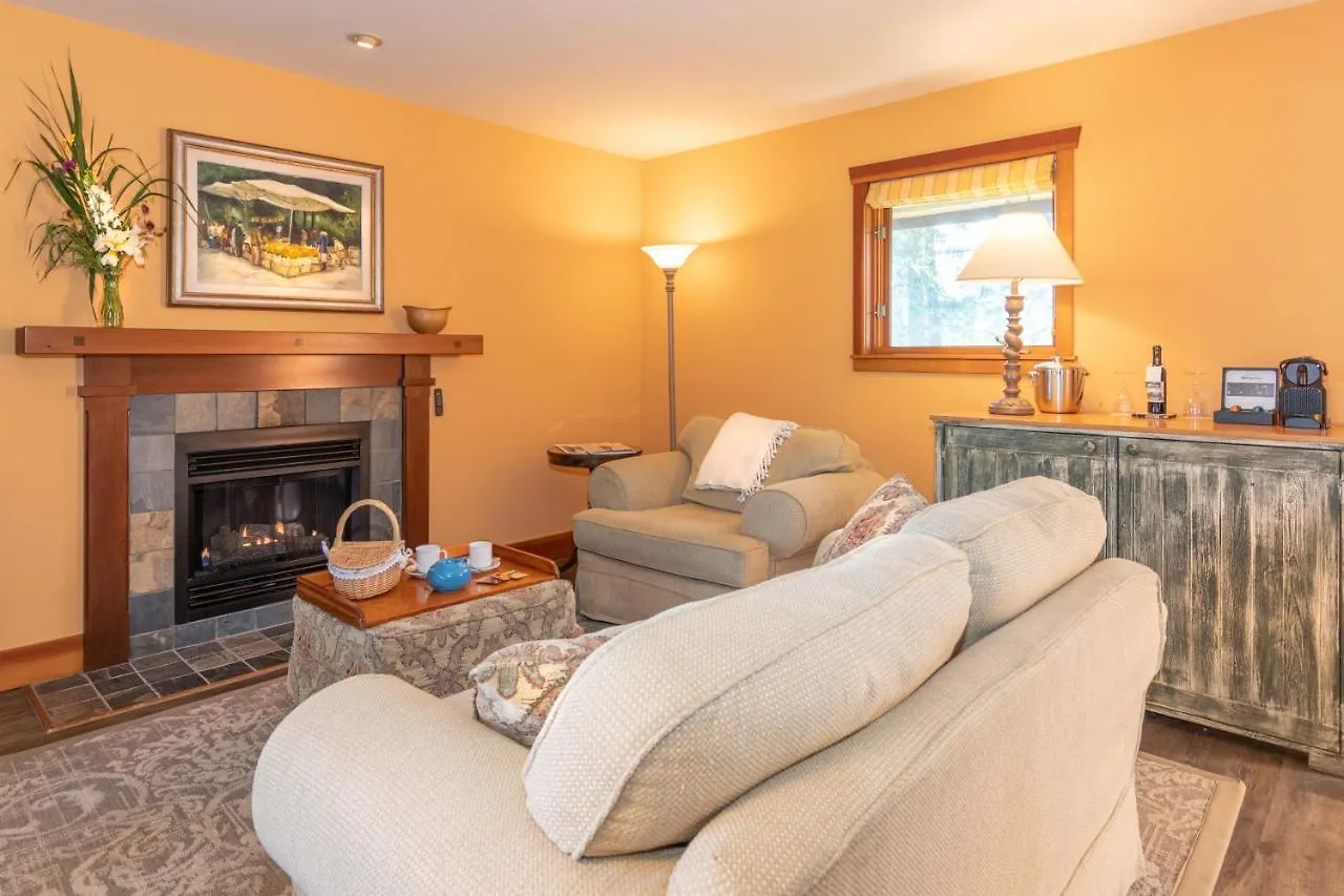 Ganges Hastings House Country House Hotel קנדה