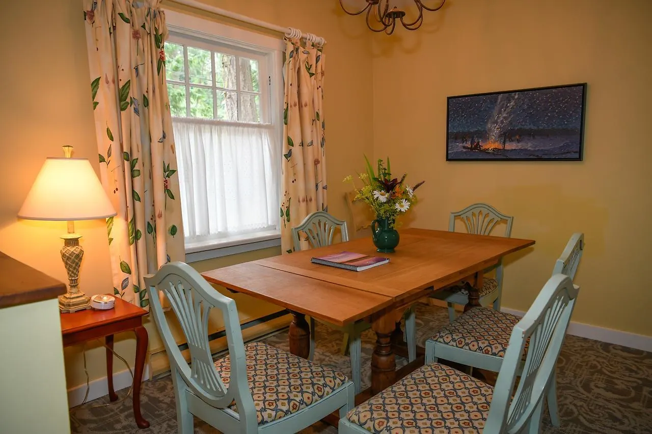 Ganges Hastings House Country House Hotel 4*,  קנדה
