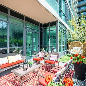 luxury-suite-with-private-patio-in-downtown-toronto.hotelstorontoontario.org/