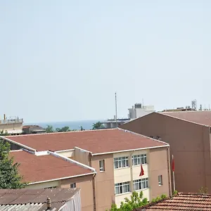 Huxley And Aparts Old Otel